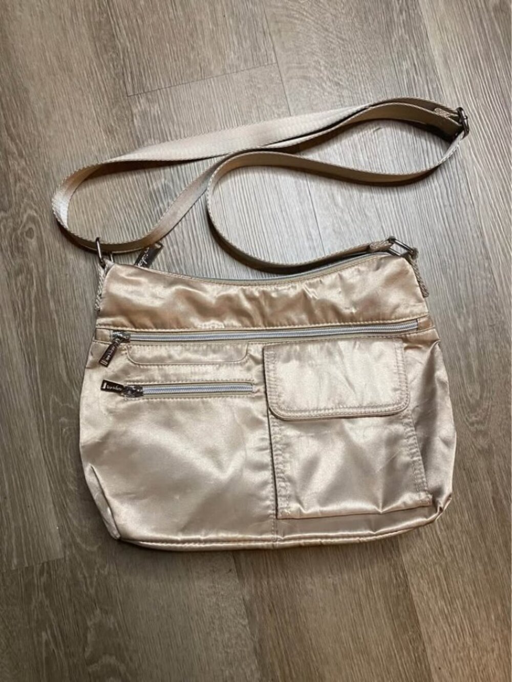 Easy Spirit Metallic Gold Crossbody / Shoulder Bag – Multi Pocket, Lightweight